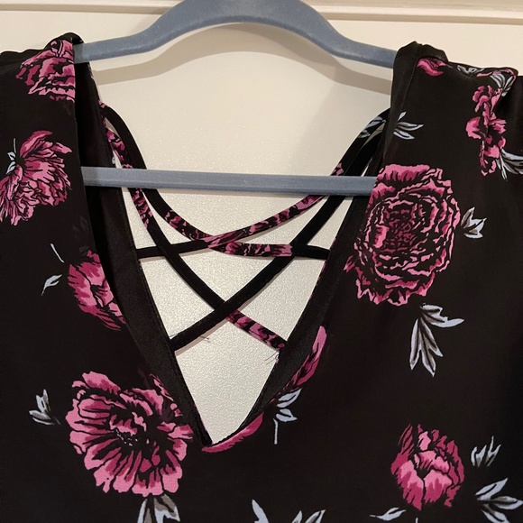 NWOT Purple Floral Long Sleeve Top - Picture 7 of 8